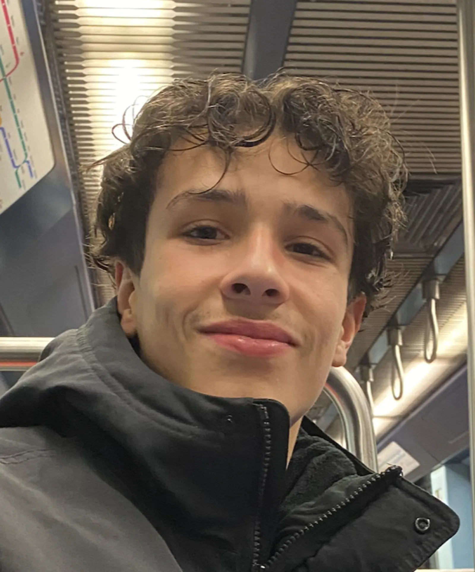 Tom dans le métro après les European IBJJF de Lisbonne